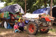 EORE Team Providing Risk Education To Internally Displaced Persons In Siem Reap Province 4