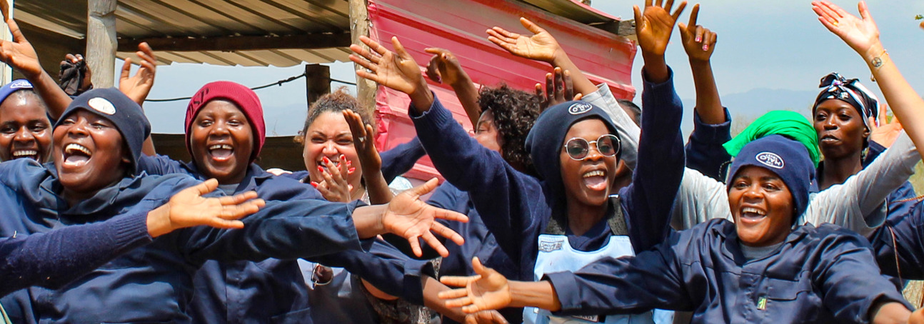 A large group of female HALO deminers in Angola